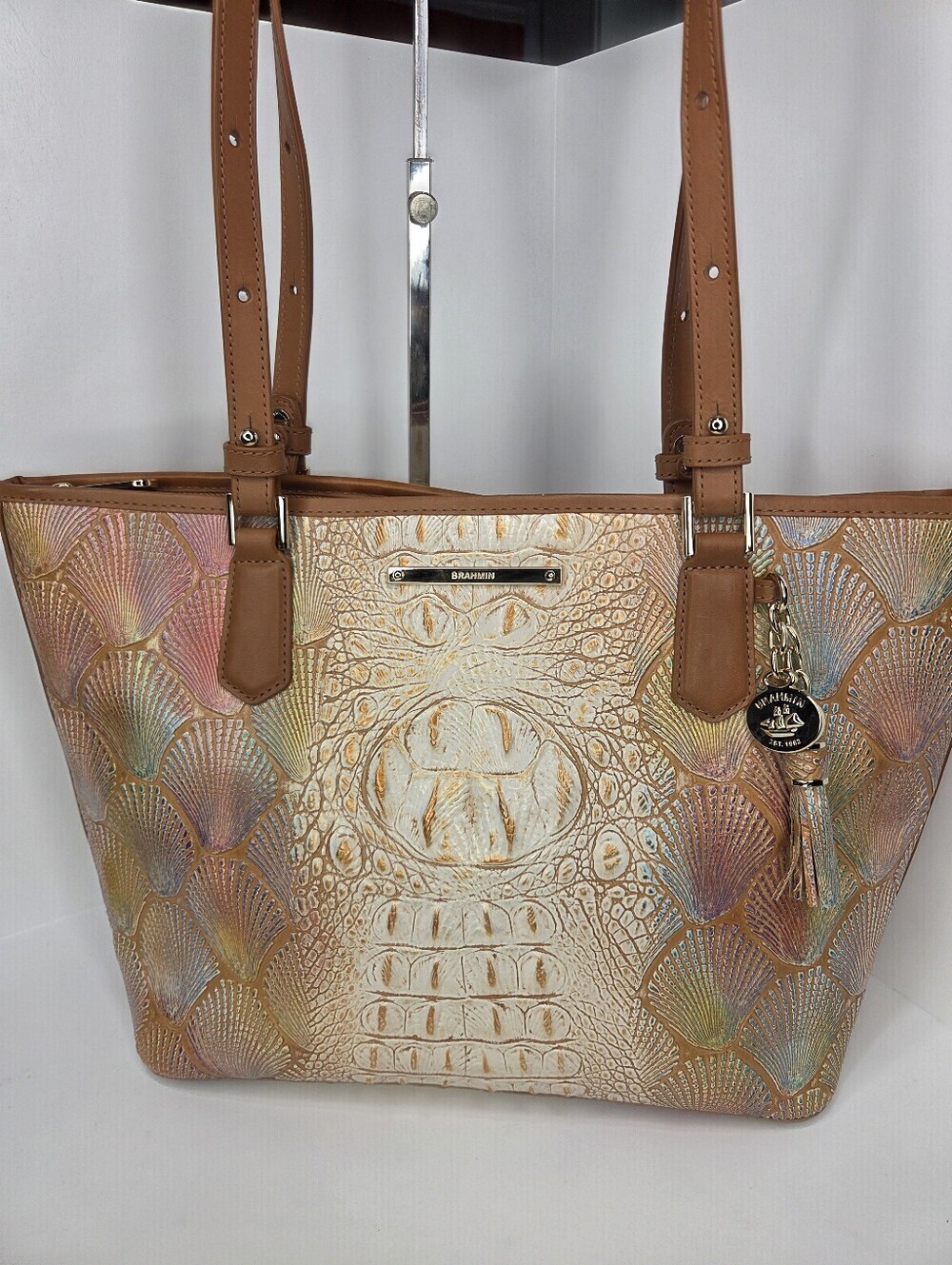 💛▪️ Brahmin ▪️ ✨RARE ✨️Medium Asher Scallop Bondi Seashell Genuine Leather Bag
